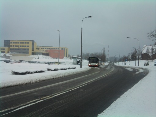 Przystanek Uniwersytet - Centrum Konferencyjne przy ulicy Dybowskiego (12 grudnia 2010)
