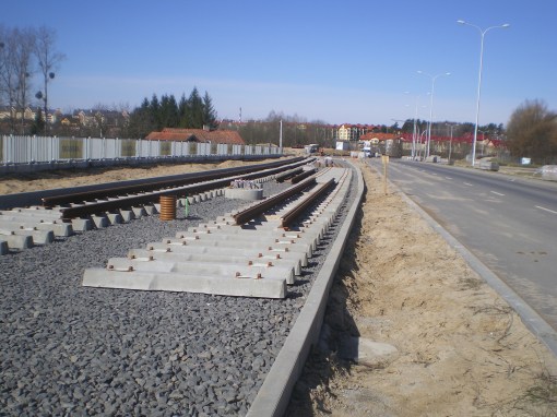 Budowa linii tramwajowej przy ulicy Płoskiego (22 marca 2015)