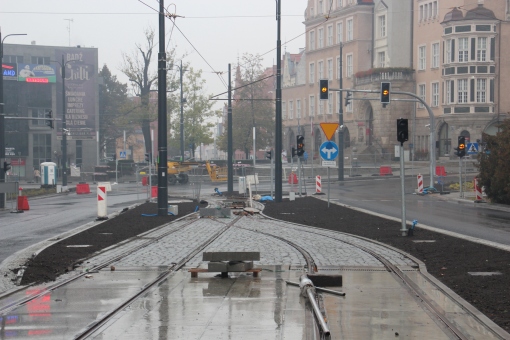 Budowa linii tramwajowej w alei Piłsudskiego (18 października 2015)