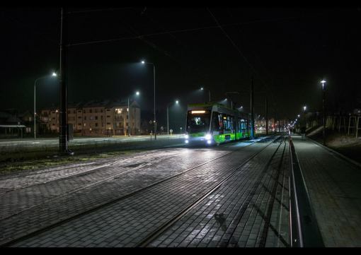 Solaris Tramino Olsztyn S111O #3001 wjeżdża na przystanek końcowy Kanta podczas czwartego przejazdu próbnego (24 listopada 2015)