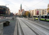 Linia tramwajowa w alei Piłsudskiego (31 października 2015) - przystanek autobusowo-tramwajowy Centrum