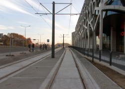 Linia tramwajowa przy alei Sikorskiego (31 października 2015) - przystanek Galeria Warmińska