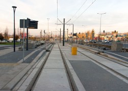 Linia tramwajowa przy alei Sikorskiego (31 października 2015) - przystanek Galeria Warmińska