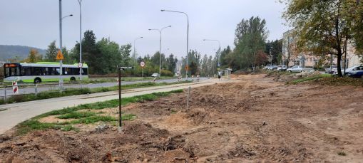 Budowa linii tramwajowej w ulicy Krasickiego, w pobliżu skrzyżowania z ulicą Wańkowicza (2 października 2021)