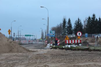 Budowa linii tramwajowej przy skrzyżowaniu ulic Wyszyńskiego, Żołnierskiej i Augustowskiej (14 listopada 2021)