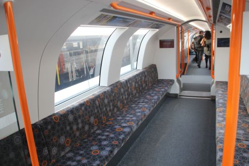 Wnętrze pociągu metra wyprodukowanego przez Stadlera dla Glasgow