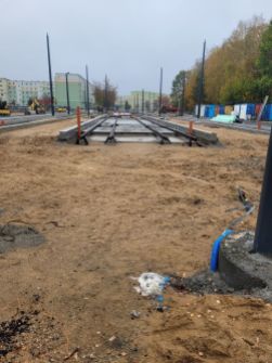 Budowa linii tramwajowej w ulicy Wilczyńskiego, w okolicach przyszłego przystanku końcowego Pieczewo (23 października 2022)