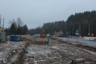 Budowa linii tramwajowej w ulicy Krasickiego, w pobliżu przyszłej stacji prostownikowej (15 stycznia 2023)