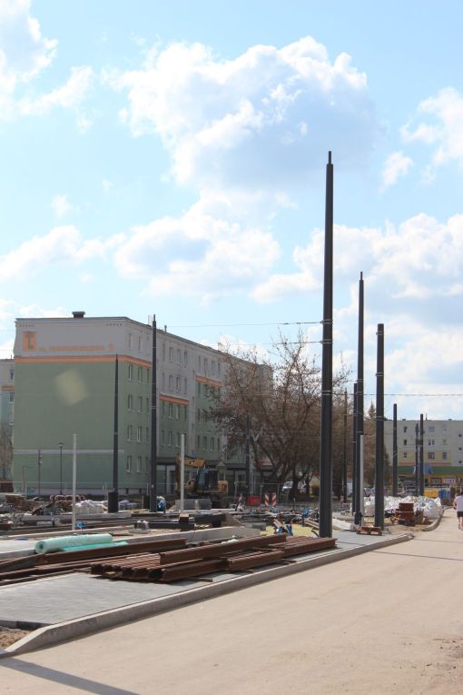 Budowa linii tramwajowej w ulicy Wilczyńskiego, w okolicach przyszłego przystanku końcowego Pieczewo (10 kwietnia 2023)