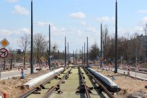 Budowa linii tramwajowej w alei Piłsudskiego, między ulicami Dworcową a Leonharda i Wyszyńskiego (10 kwietnia 2023)