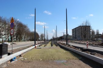 Budowa linii tramwajowej w alei Piłsudskiego, w pobliżu placu Inwalidów Wojennych (10 kwietnia 2023)