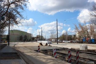 Budowa linii tramwajowej w ulicy Wilczyńskiego, między ulicami Wachowskiego i Turkowskiego (10 kwietnia 2023)