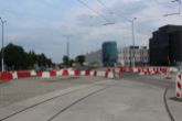 Budowa linii tramwajowej na skrzyżowaniu alei Piłsudskiego z ulicami Wyszyńskiego i Leonharda (5 lipca 2023)