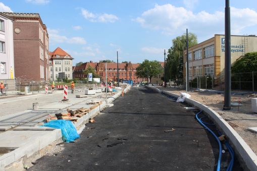 Budowa linii tramwajowej przystanku końcowego Wysoka Brama na placu Jedności Słowiańskiej (5 lipca 2023)