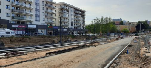 Budowa linii tramwajowej w ulicy Krasickiego, w pobliżu skrzyżowania z ulicą Barcza (29 lipca 2023)