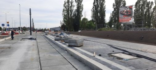 Budowa linii tramwajowej w ulicy Wyszyńskiego - przystanek Pstrowskiego (29 lipca 2023)