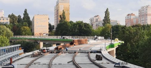 Budowa estakady tramwajowej w ulicy Synów Pułku (13 sierpnia 2023)