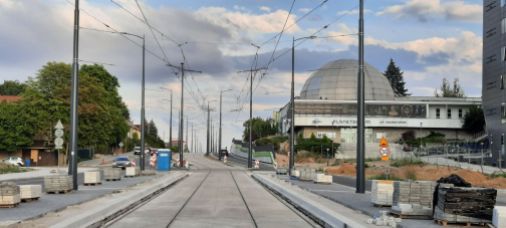 Budowa linii tramwajowej w alei Piłsudskiego - przystanek Planetarium (13 sierpnia 2023)