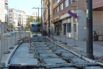 Budowa linii tramwajowej w ulicy 11 Listopada, w tle tymczasowy przystanek końcowy Wysoka Brama (17 września 2023)
