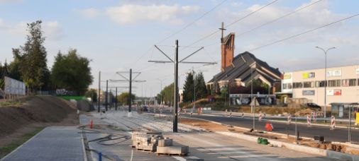 Budowa linii tramwajowej w ulicy Wyszyńskiego - przystanek Pstrowskiego (13 sierpnia 2023)