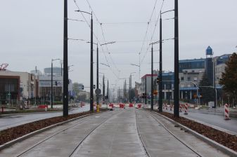 Budowa linii tramwajowej w alei Piłsudskiego, w pobliżu placu Inwalidów Wojennych (22 października 2023)