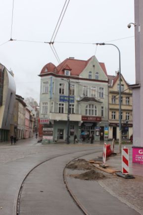 Budowa linii tramwajowej na skrzyżowaniu ulicy 11 Listopada i placu Jedności Słowiańskiej (22 października 2023)