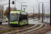 Solaris Tramino Olsztyn S111O #3008 na linii 4 wjeżdża na odcinek zielonego torowiska w ulicy Krasickiego w kursie w pierwszym dniu funkcjonowania trasy tramwajowej na Pieczewo (30 grudnia 2023)