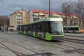 Durmazlar Panorama Olsztyn DRP5H05 #3021 na linii 4 odjeżdża z przystanku początkowego Pieczewo w pierwszym dniu funkcjonowania trasy tramwajowej na Pieczewo (30 grudnia 2023)